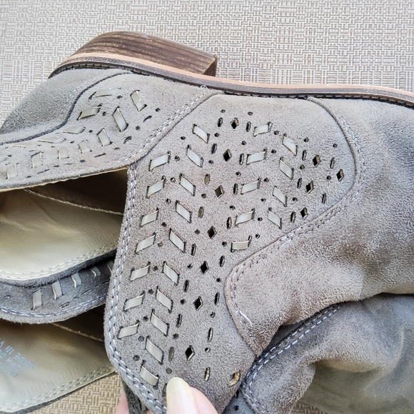 Steve Madden Tan Brown Faux Suede Booties - Picture 9 of 9